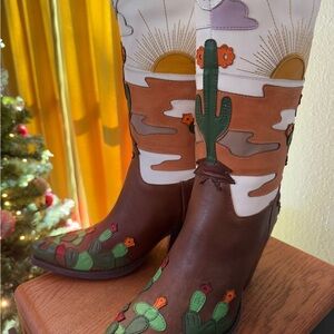 NWT Desierto boots by Jeffrey Campbell